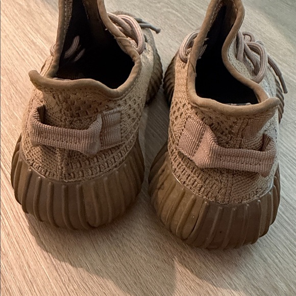 Yeezy Boost - Picture 4 of 5